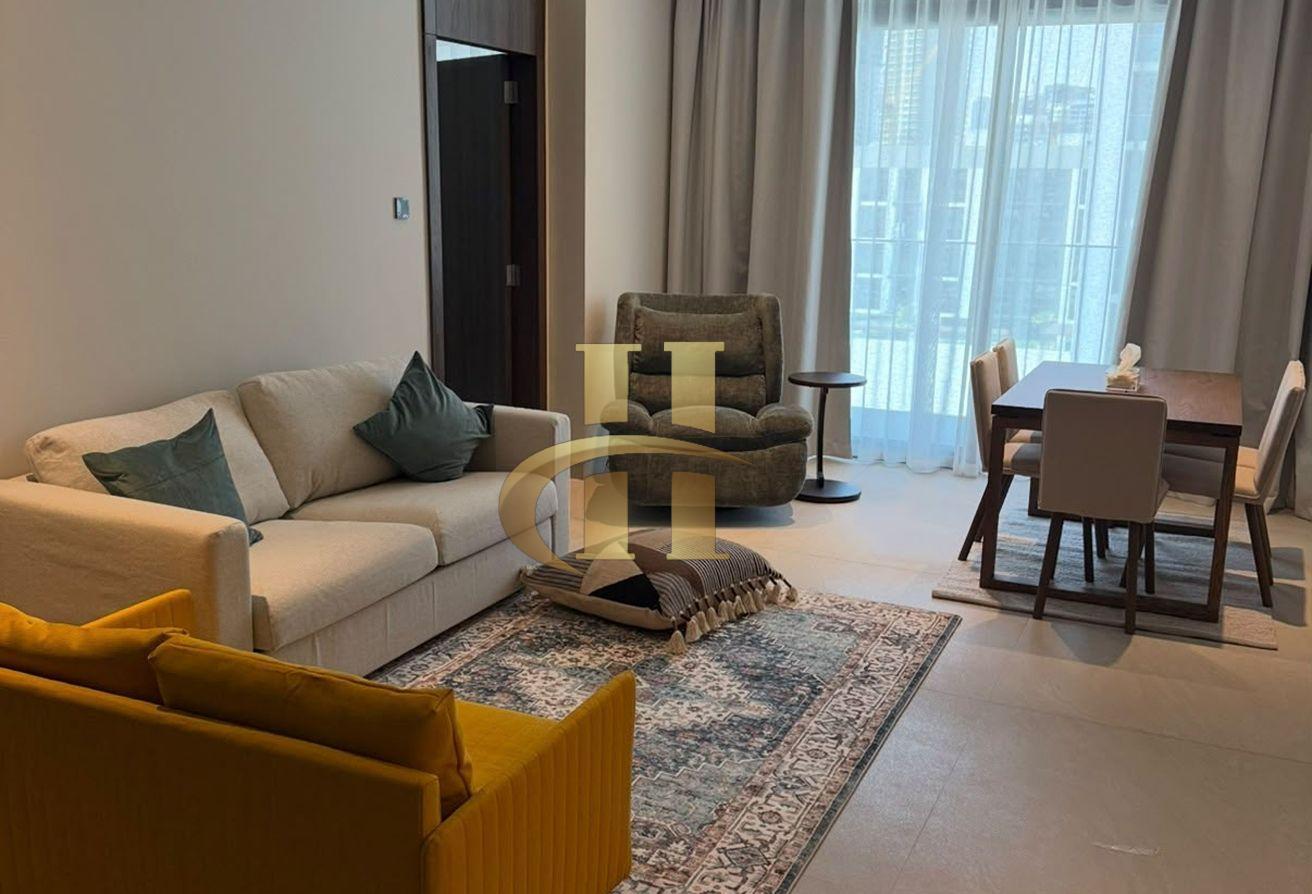 Fully furnished | Elegant | Spacious | Modern photo 3