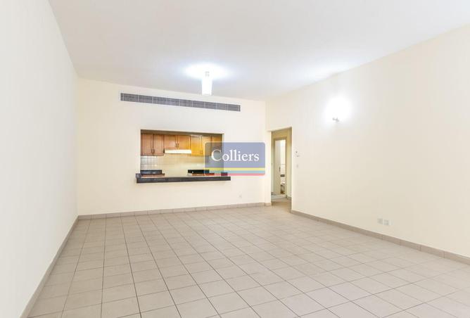 A Recently Vacated Apartment with Scenic Balcony photo 3