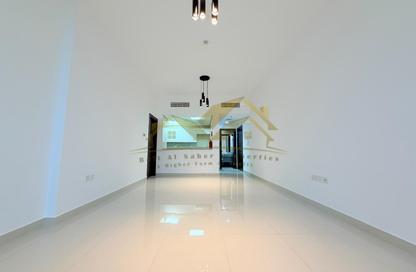 Apartment - 1 Bedroom - 2 Bathrooms for rent in Jumeirah Garden City - Al Satwa - Dubai