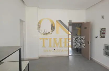 Apartment - 1 Bedroom - 1 Bathroom for rent in Corniche Tower - Ajman Corniche Road - Ajman