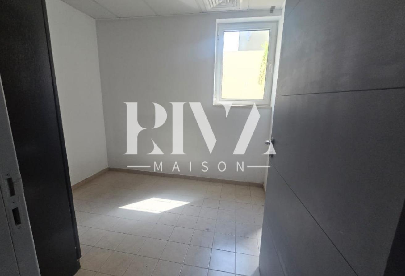 Corner Plot | 3BR Regional Villa | Jumeirah Park photo 16
