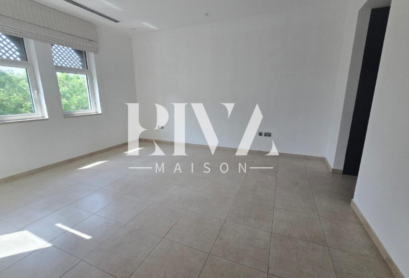 Corner Plot | 3BR Regional Villa | Jumeirah Park photo 9