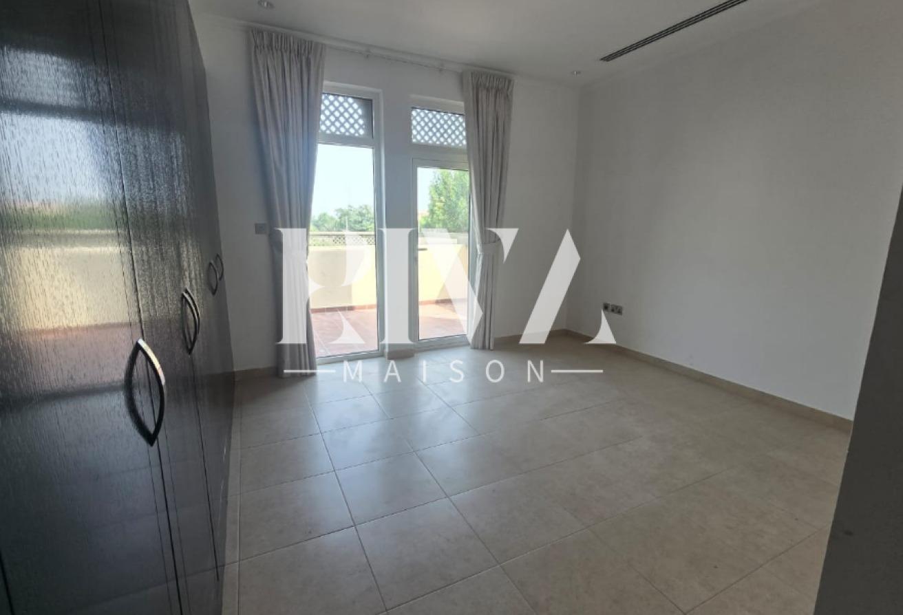 Corner Plot | 3BR Regional Villa | Jumeirah Park photo 18