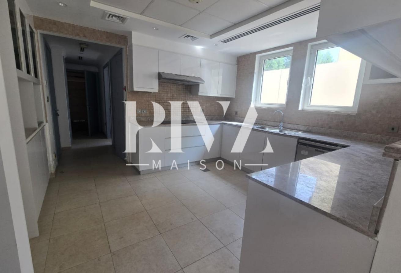 Corner Plot | 3BR Regional Villa | Jumeirah Park photo 20