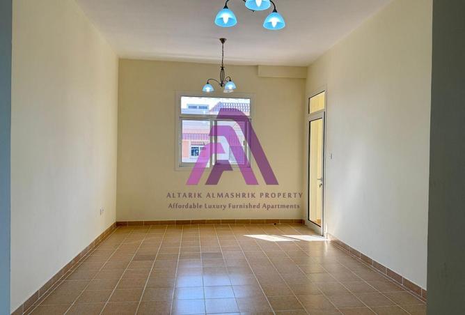 2 BR Apartment in International City, 893 Sqft photo 2