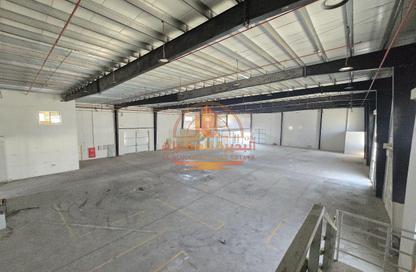 Warehouse - Studio - 3 Bathrooms for rent in Umm Al Thuoob - Umm Al Quwain