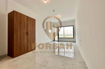 Apartment - Studio - 1 for rent in Oasis 1 - Oasis Residences - Masdar City - Abu Dhabi