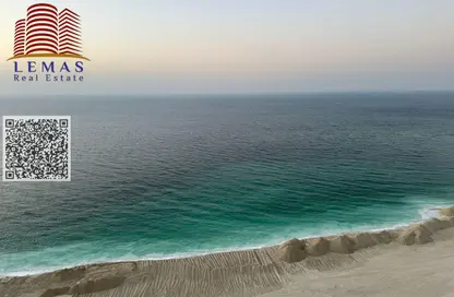 شقة - 3 غرف نوم - 4 حمامات للبيع في مساكن كورنيش عجمان - طريق كورنيش عجمان - عجمان