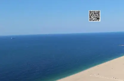 شقة - 3 غرف نوم - 4 حمامات للبيع في برج الكورنيش - طريق كورنيش عجمان - عجمان