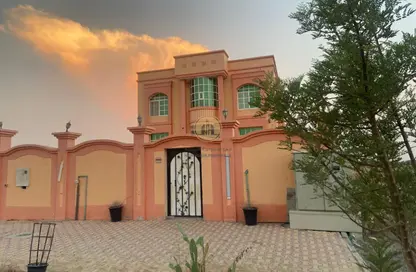 Villa - 5 Bedrooms - 4 Bathrooms for sale in Manama - Ajman