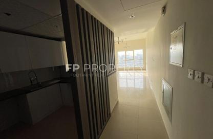 Apartment - 2 - 2 for rent in Dana Tower - District 12 - Jumeirah Village Circle - Dubai Apartment - 2 - 2 for rent in Dana Tower - District 12 - Jumeirah Village Circle - Dubai