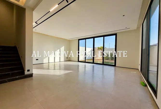 156928171 - Property Image 2