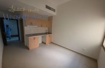 Apartment - 1 Bathroom for rent in Al Souk Al Kabeer - Bur Dubai - Dubai