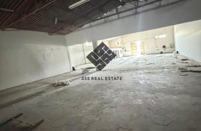 Warehouse - Studio - 2 Bathrooms for rent in Old Industrial Area - Umm Al Quwain