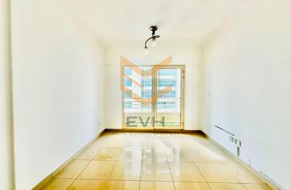 Apartment - 1 - 2 for rent in Manchester Tower - Dubai Marina - Dubai