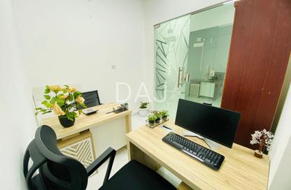 Office Space - Studio - 1 Bathroom for rent in Red Avenue - Al Garhoud - Dubai