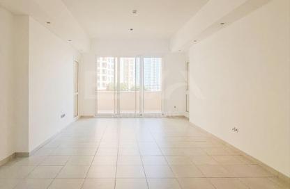 Apartment - 2 Bedrooms - 2 Bathrooms for rent in Marina Residences 2 - Marina Residences - Palm Jumeirah - Dubai
