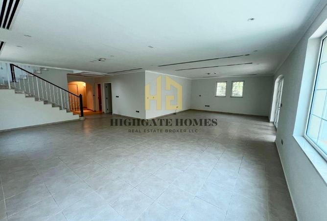 131100451 - Property Image 2