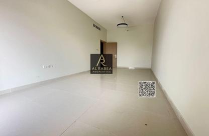Apartment - 3 Bedrooms - 3 Bathrooms for rent in Al Jurf 2 - Al Jurf - Ajman Downtown - Ajman