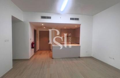 Apartment - 2 - 2 for rent in Waters Edge - Yas Island - Abu Dhabi