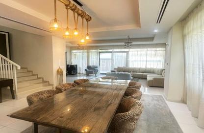 Villa - 3 - 4 for sale in Longview - Damac Hills - Dubai Villa - 3 - 4 for sale in Longview - Damac Hills - Dubai