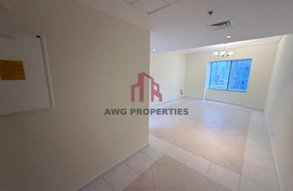 Apartment - 3 Bedrooms - 3 Bathrooms for rent in 21st Century Tower - Sheikh Zayed Road - Dubai