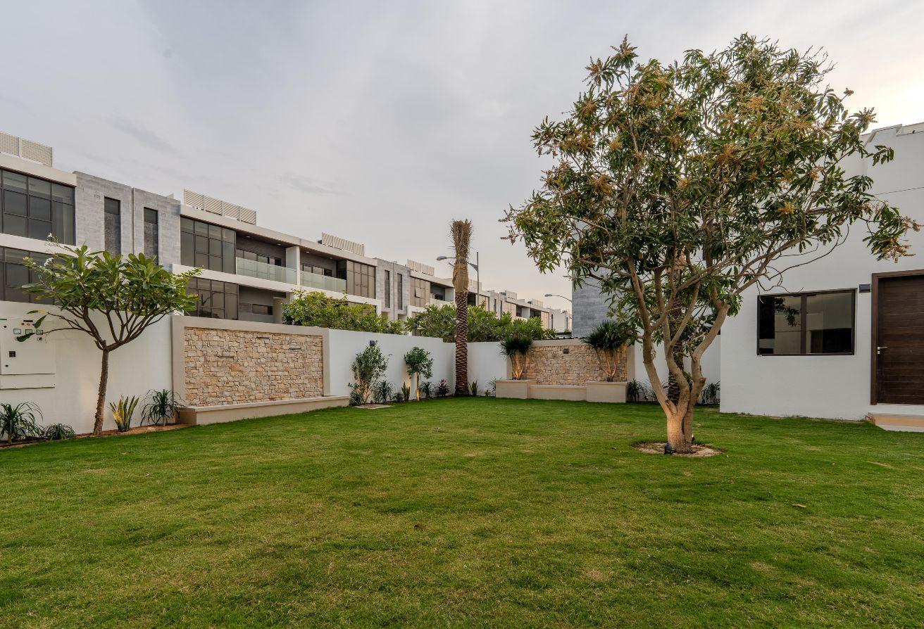 5 BR Villa with Private Pool in Damac Hills photo 5