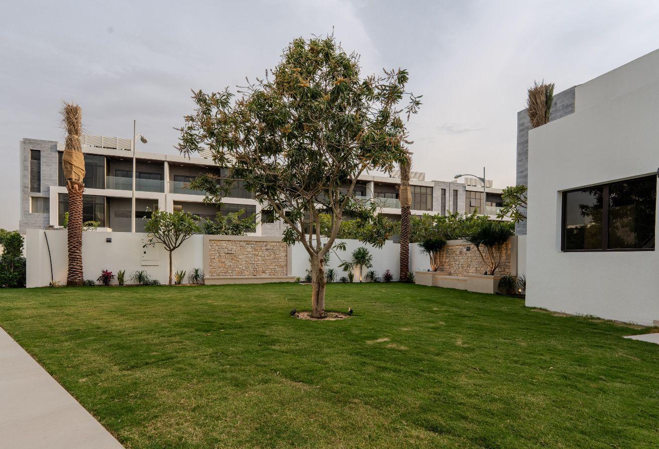 5 BR Villa with Private Pool in Damac Hills photo 17