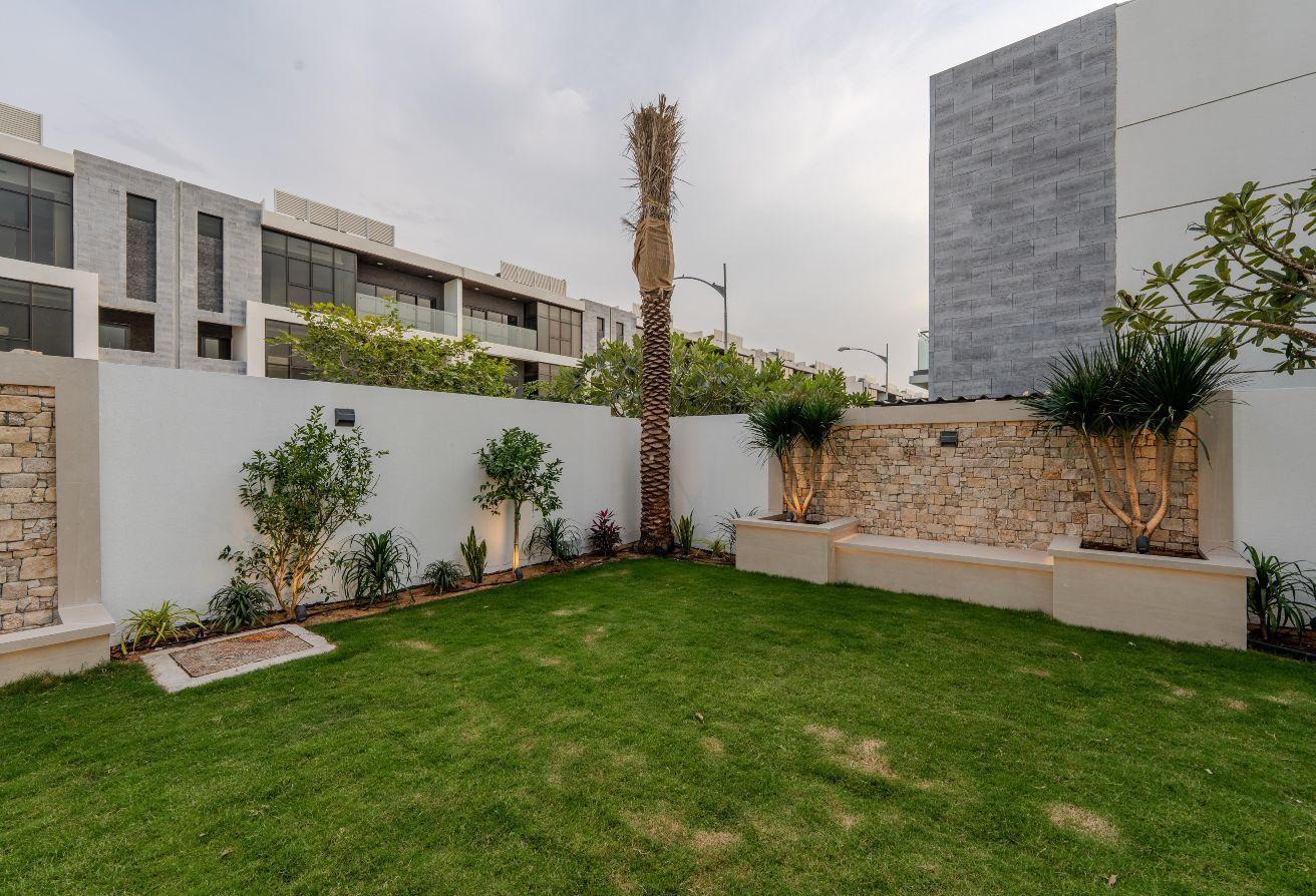 5 BR Villa with Private Pool in Damac Hills photo 24
