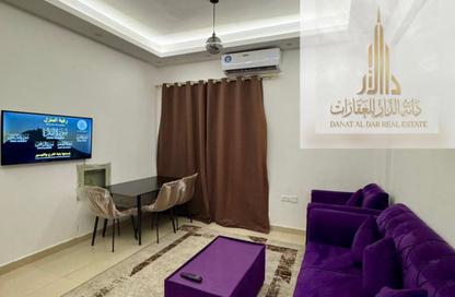 شقة - 1 - 1 للايجار في برج الكورنيش - طريق كورنيش عجمان - عجمان