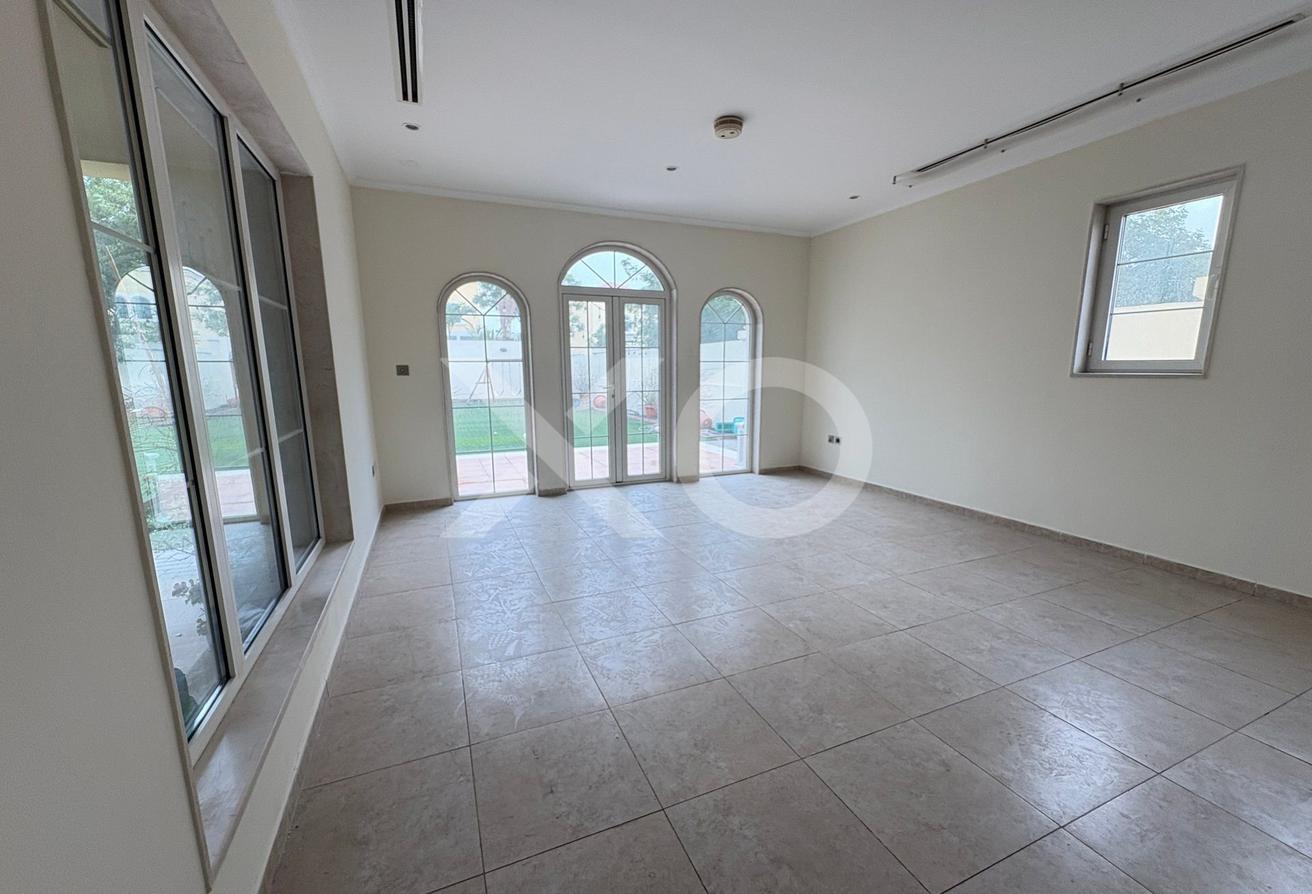 Vacant | Prime Location | Next To Park photo 5