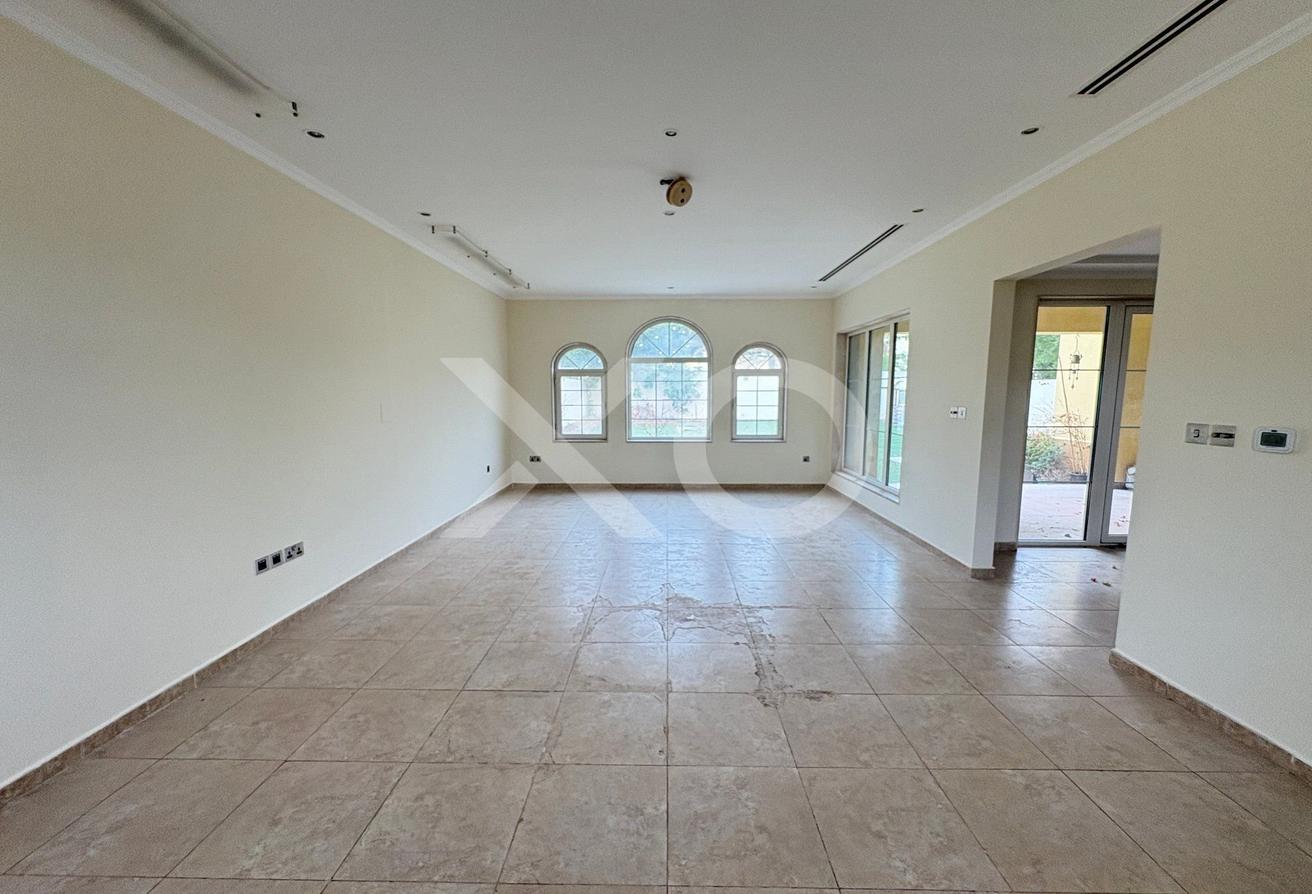 Vacant | Prime Location | Next To Park photo 3