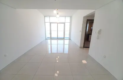 Apartment - 3 Bedrooms - 4 Bathrooms for rent in Mohamed Ahmed Dhaen Al Qemzi 2 Building - Al Warqa'a 1 - Al Warqa'a - Dubai