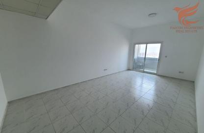 Apartment - 2 Bedrooms - 2 Bathrooms for rent in Dafan Al Nakheel - Ras Al Khaimah