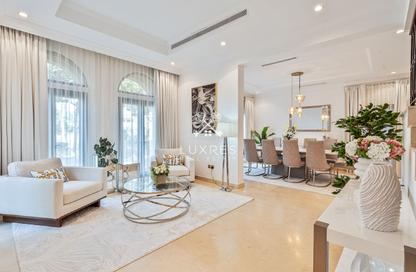 Villa - 3 Bedrooms - 4 Bathrooms for rent in Canal Cove Frond A - Canal Cove Villas - Palm Jumeirah - Dubai