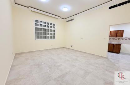 Apartment - Studio - 1 Bathroom for rent in Shakhbout City - Abu Dhabi