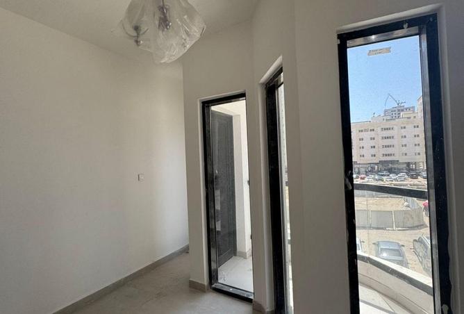 87464265 - صورة العقار 3