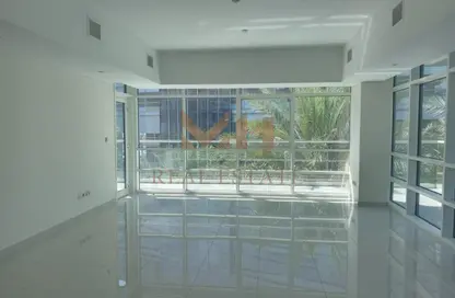 شقة - 2 غرف نوم - 3 حمامات للايجار في المراسي - البطين - أبوظبي