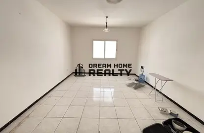 Apartment - Studio - 1 Bathroom for rent in Jamal Abdul Nasser Street - Al Majaz - Sharjah