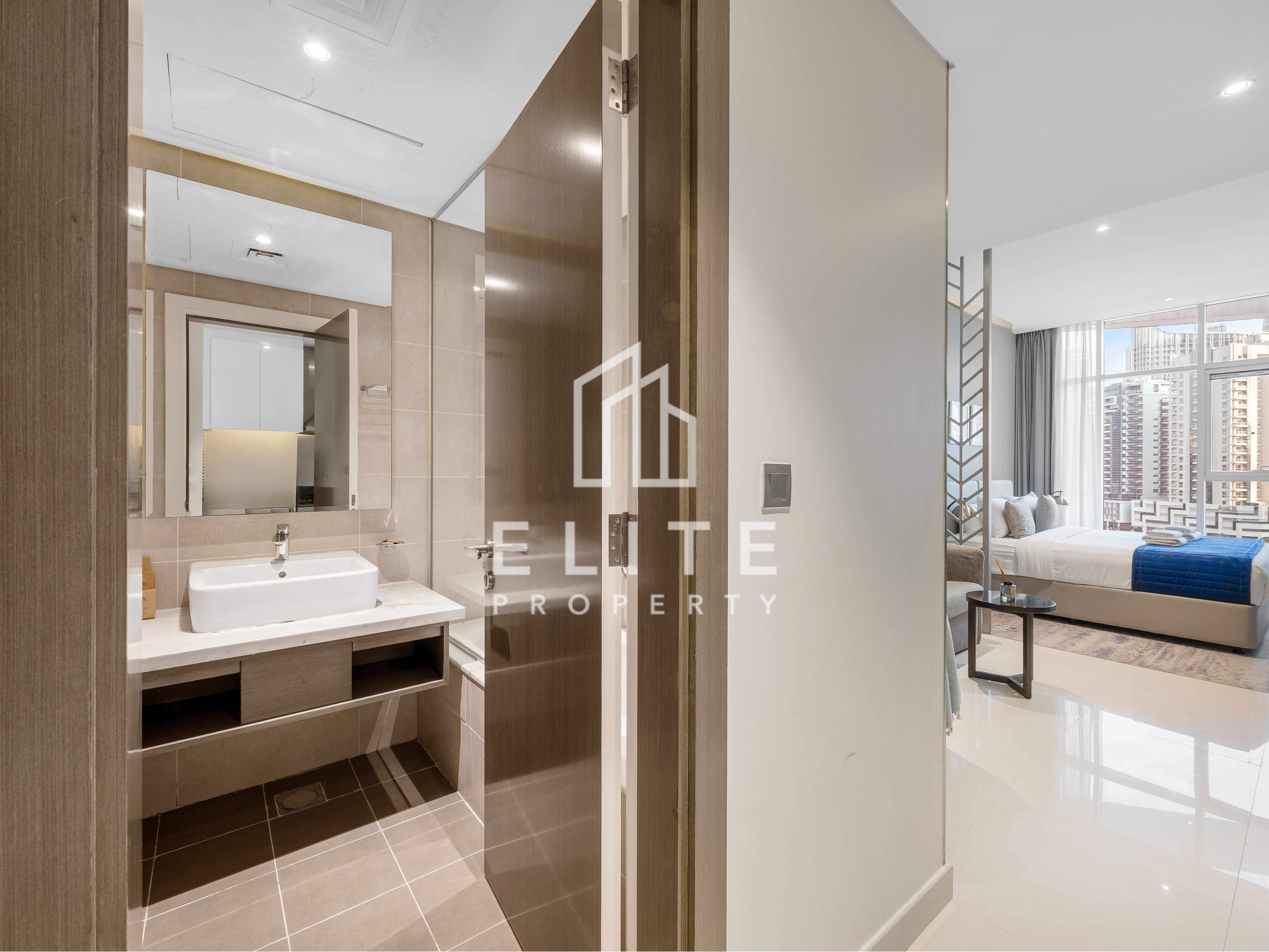 Maison Prive Canal View  Studio