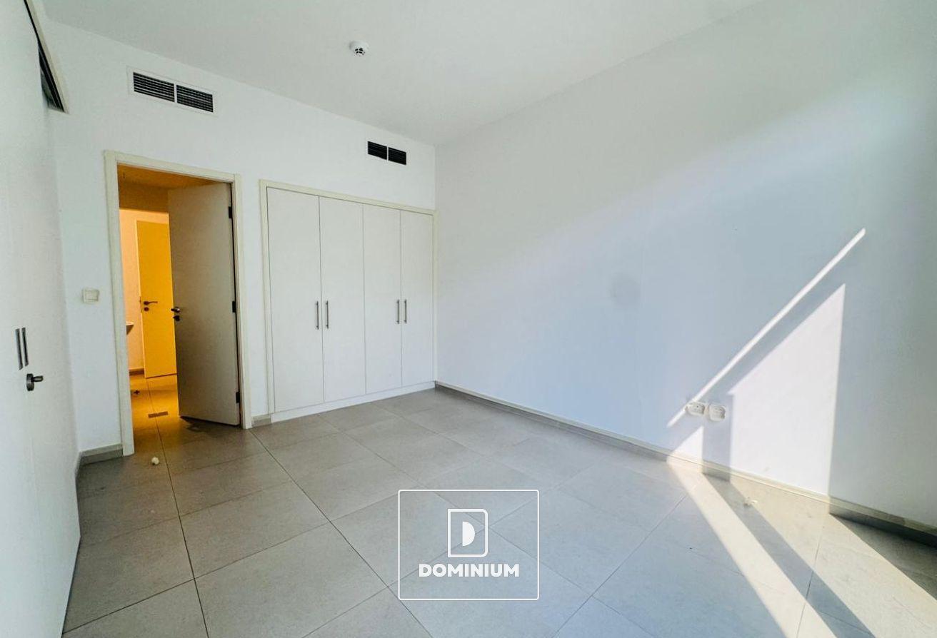 HUGE PLOT | CORNER | VACANT NOW photo 9
