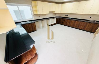 Villa - 5 - 5 for rent in Jumeirah 3 Villas - Jumeirah 3 - Jumeirah - Dubai