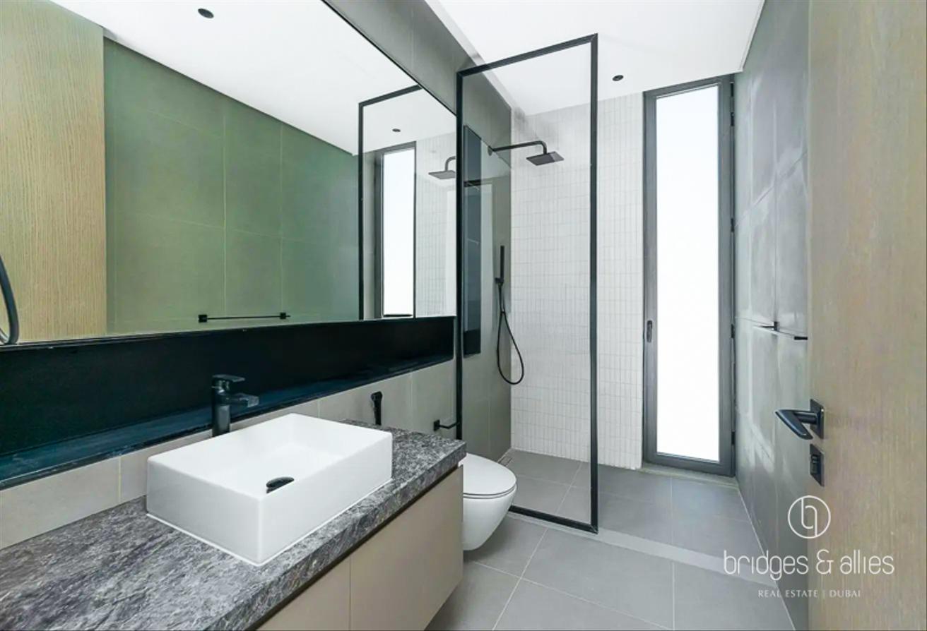 LARGEST 6 BED | POOL AND PARK BACKING | UPGRADED photo 15