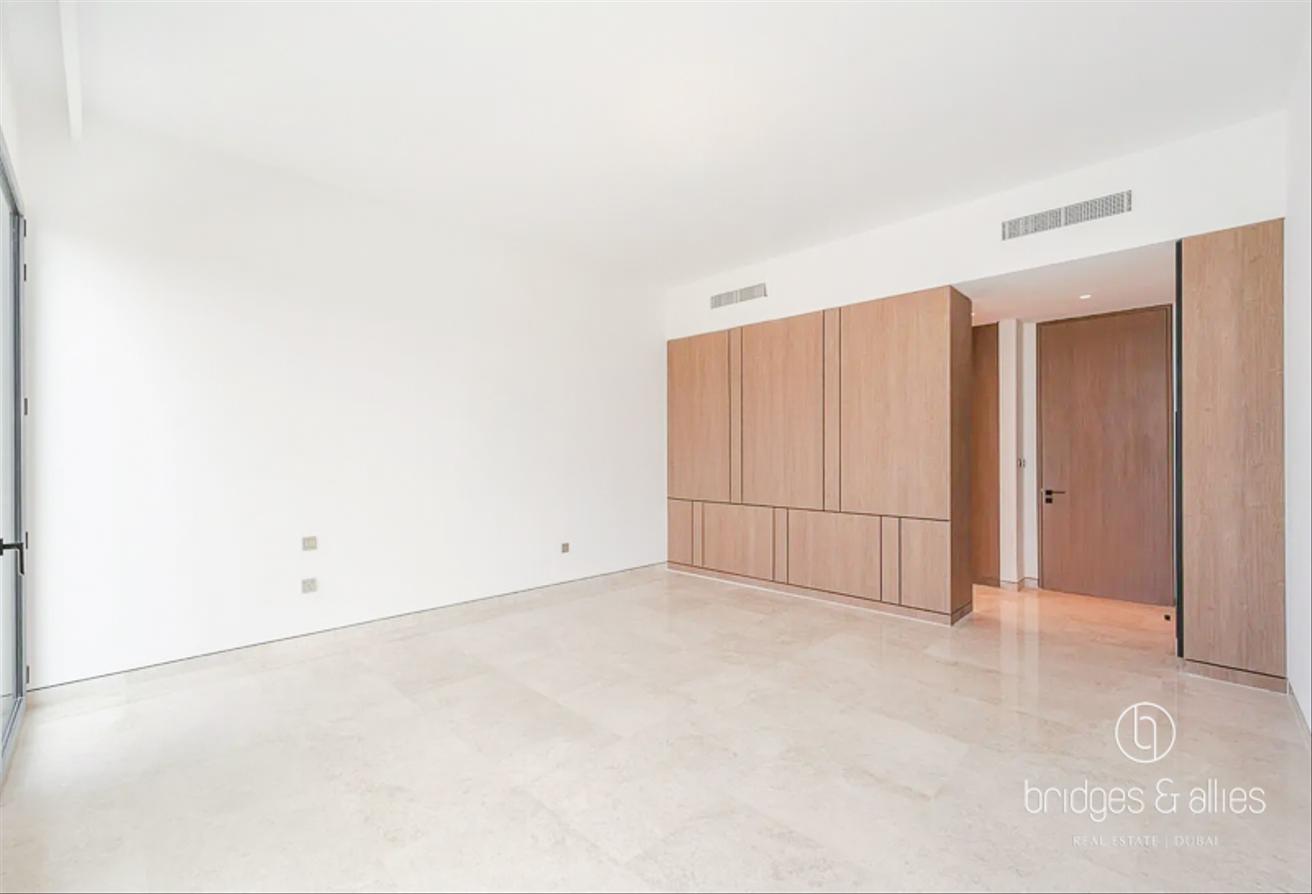 LARGEST 6 BED | POOL AND PARK BACKING | UPGRADED photo 7