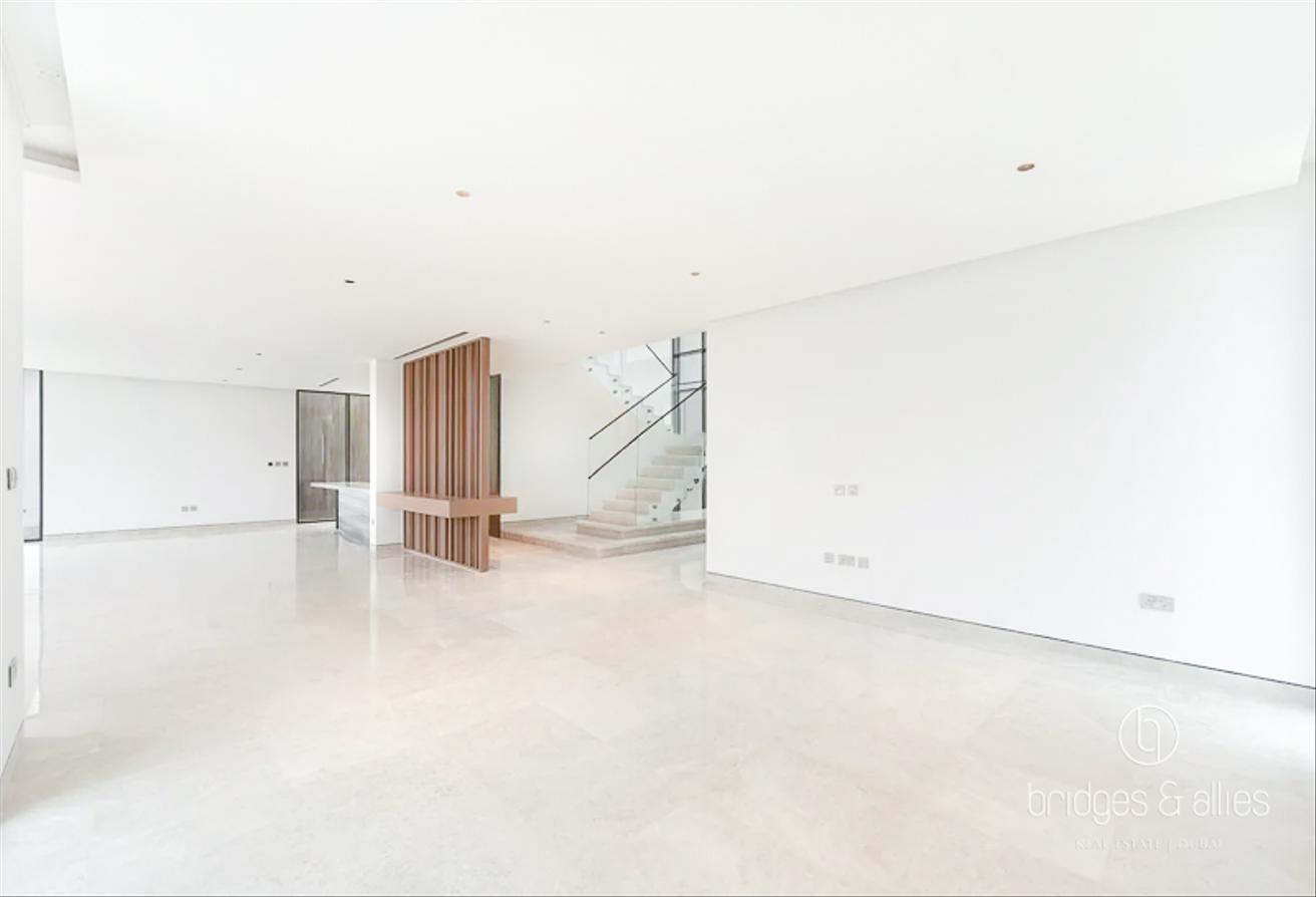 LARGEST 6 BED | POOL AND PARK BACKING | UPGRADED photo 8