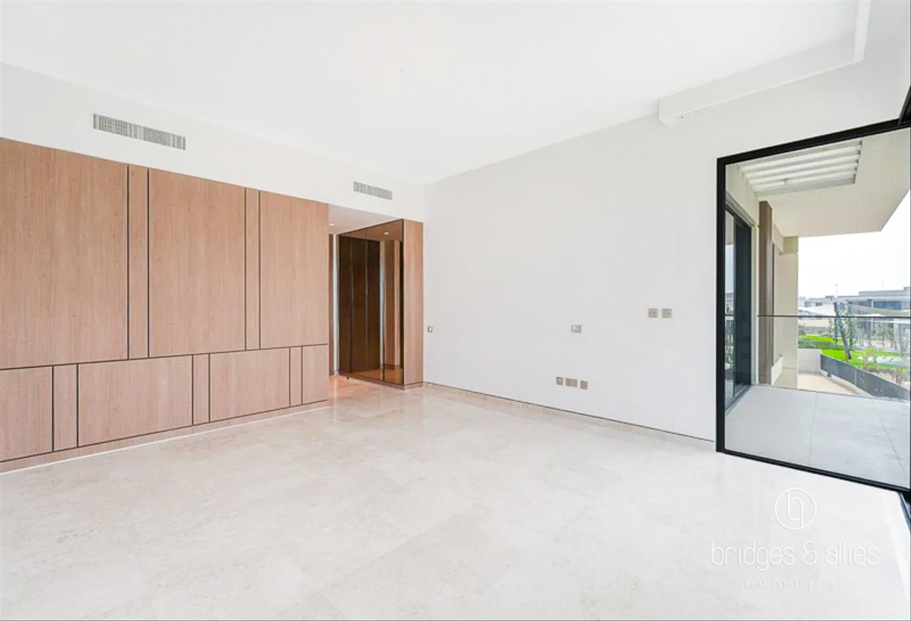 LARGEST 6 BED | POOL AND PARK BACKING | UPGRADED photo 10