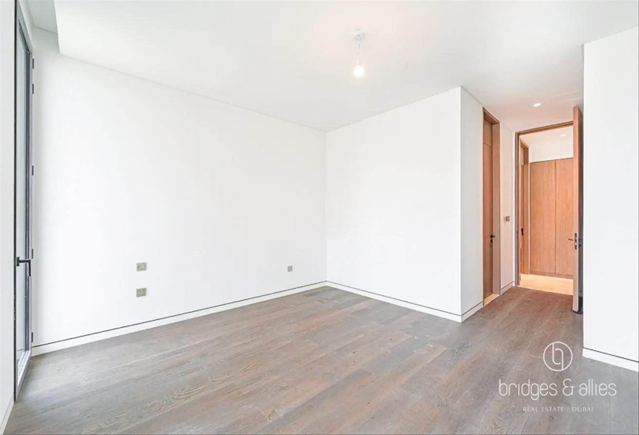 LARGEST 6 BED | POOL AND PARK BACKING | UPGRADED photo 9