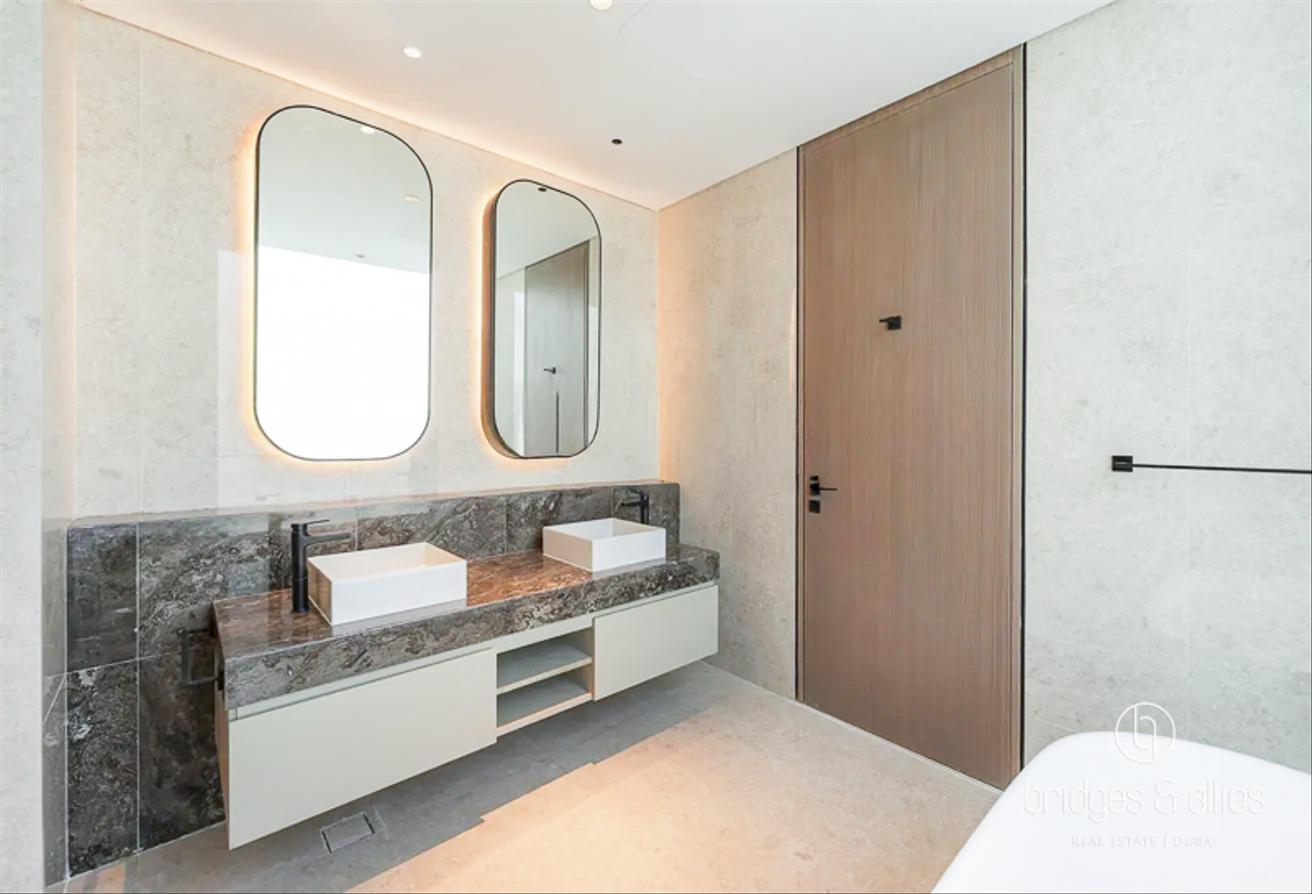 LARGEST 6 BED | POOL AND PARK BACKING | UPGRADED photo 13