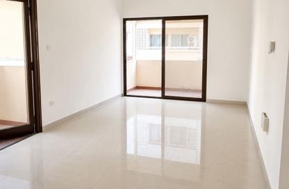 Apartment - 2 Bedrooms - 2 Bathrooms for rent in Al Muraqqabat - Deira - Dubai