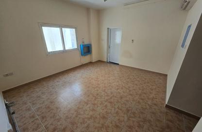 Apartment - Studio - 1 for rent in Fire Station Road - Muwaileh - Sharjah